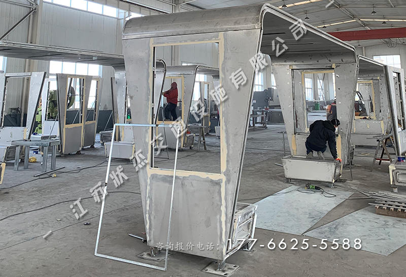 廣東深圳現(xiàn)代公交車站臺案例