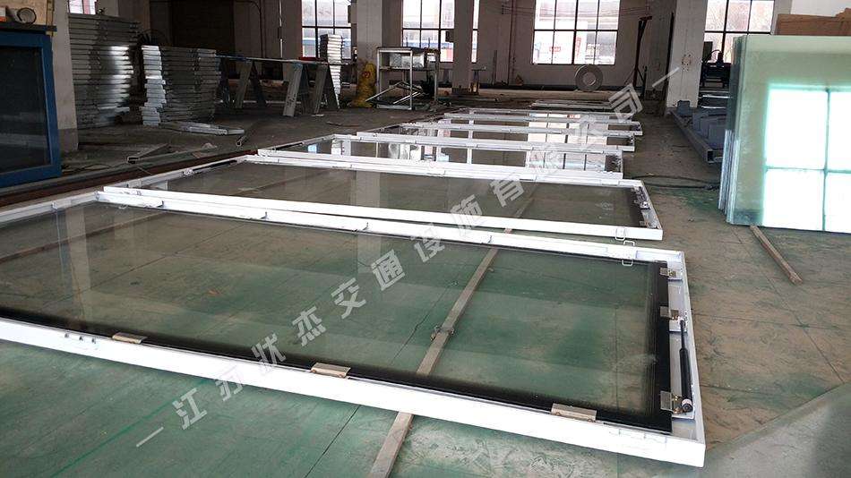 太陽(yáng)能,廣告,垃圾箱,環(huán)保箱,保潔箱_江蘇狀杰交通設(shè)施有限公司 福建省廈門市候車亭發(fā)貨2018-3-12