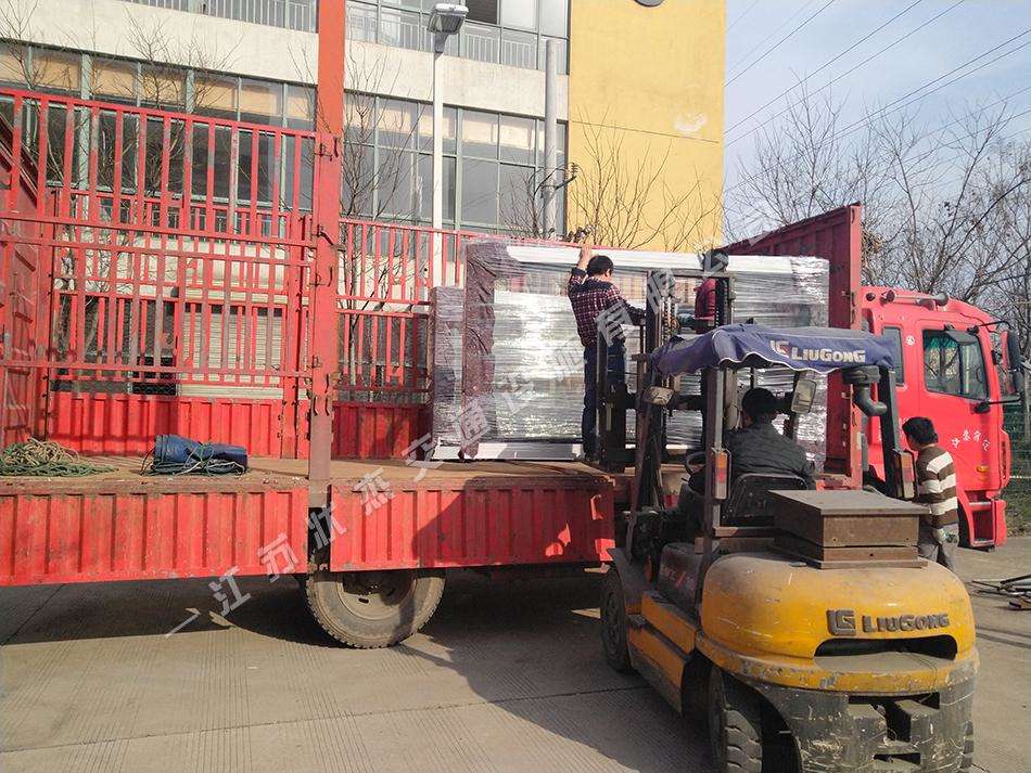 太陽(yáng)能,廣告,垃圾箱,環(huán)保箱,保潔箱_江蘇狀杰交通設(shè)施有限公司 福建省廈門市候車亭發(fā)貨2018-3-12